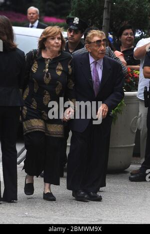 Anne Meara and Jerry Stiller Funeral service for celebrated newsman ...