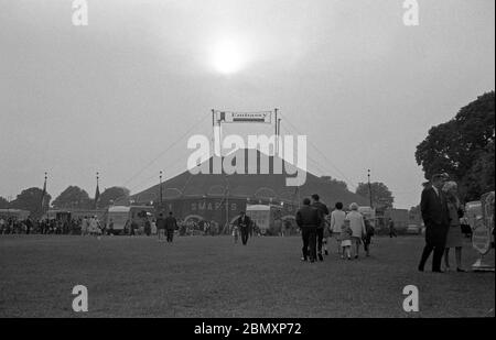 Billy Smart’s Circus sets up on The Downs in Bristol in May 1969.  It was one of the largest travelling circuses in Europe and older Bristol residents remembered the days the circus train would arrived at nearby Clifton Downs station, with animals and performers parading up to the site.  But by the late 60s tastes were changing with increasing opposition to the use of wild animals in entertainment.  After Billy Smart died in 1966 the touring business survived for only another five years, closing in 1971.  Younger relatives revived a smaller touring version in the 1990s. Stock Photo