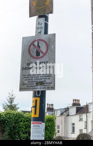 Bristol-May-2020-England- a close up view of a no street drinking sign on a main road in Bristol Stock Photo