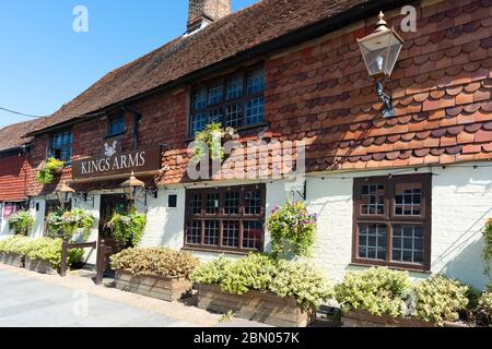 The Kings Arms public house on the Bishopric, Horsham, West Sussex, UK Stock Photo