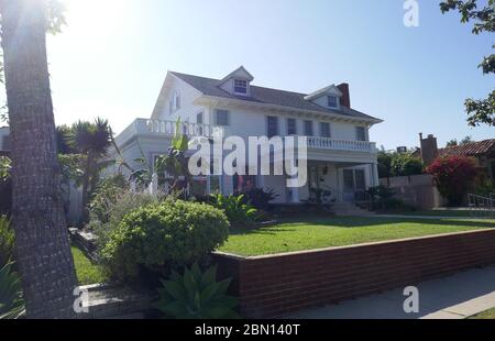 Los Angeles, California, USA 11th May 2020 A general view of atmosphere of The Happy Days House, The Cunningham's House at 565 N. Cahuenga Blvd on May 11, 2020 in Los Angeles, California, USA. Photo by Barry King/Alamy Stock Photo Stock Photo