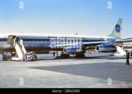 Pan american airplane 1962 hi-res stock photography and images - Alamy