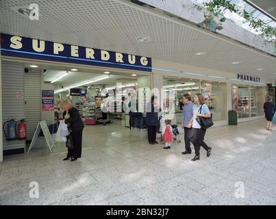 1997, Leeds city Centre, busy with shoppers, West Yorkshire, northern England, UK Stock Photo