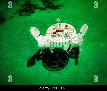 CONTEMPORARY ART: Afternoon tea arrangement at Hermes Lodge in Bredon's Norton, Worcestershire, Great Britain Stock Photo