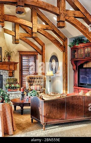 Idaho Falls, Idaho, USA Sep. 18, 2008 A luxurious great room, with comfortable furnishings, in a modern timber frame home. Stock Photo