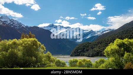 Matukituki River, snow covered mountains, Mount Aspiring National Park, Otago, South Island, New Zealand Stock Photo