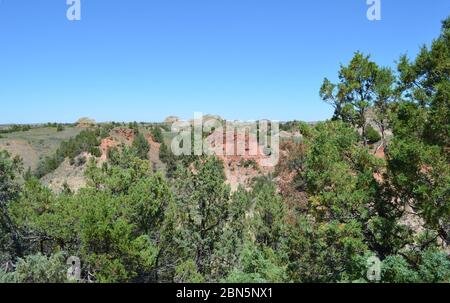 Late Spring in the North Dakota Badlands: Overlooking Scoria Point Along Scenic Loop Drive in the South Unit of Theodore Roosevelt National Park Stock Photo