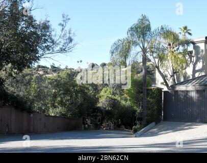 Beverly Hills, California, USA 12th May 2020 A general view of atmosphere of gated entrance to Adele, Zoe Saldana, Nicole Richie Ashton Kutcher, Mila Kunis, Nicole Kidman and Jennifer Lawrence's residence  on May 12, 2020 in Beverly Hills, California, USA. Photo by Barry King/Alamy Stock Photo Stock Photo