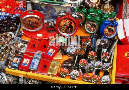 China: Chairman Mao Zedong memorabilia for sale, Cat Street, near Blake Garden, Sheung Wan area, Hong Kong Island.  Originally a sparsely populated ar Stock Photo