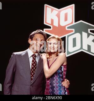 KO - OK,  Quizshow im Vorabendprogramm,  Deutschland 1977 - 1980, Moderator: Hans Rosenthal mit Gaststar Peggy March Stock Photo