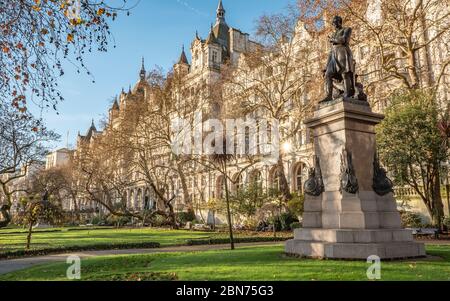 A monument to Sir James Outram, an English general involved in the Indian Rebellion of 1857, located in Victoria Embankment Gardens. Stock Photo