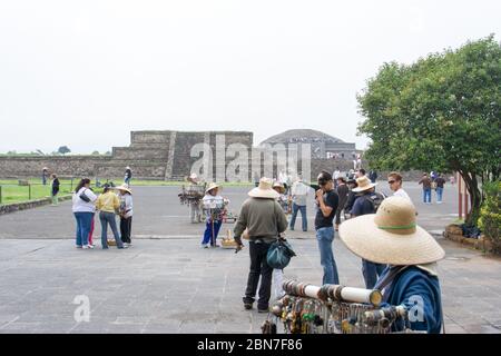 Teotihuacán, State of Mexico, Mexico  - Pyramid of the Sun and the Moon Stock Photo