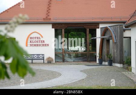 Grimma, Germany. 13th May, 2020. The Hotel Kloster Nimbschen before the imminent reopening after the Corona restrictions. The rules for catering businesses in Saxony will be further relaxed from 15.05.2020. Credit: Sebastian Willnow/dpa-Zentralbild/dpa/Alamy Live News Stock Photo