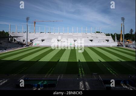 Karlsruhe, Deutschland. 12th May, 2020. The versus straight is currently being built. The beams and souls on the long side are assembled. Construction site Wildparkstadion Karlsruhe. GES/Football/2nd Bundesliga Karlsruher SC Wildpark Stadium, May 12, 2020 Football/Soccer: 2nd German Bundesliga: Karlsruher SC Stadium, Karlsruhe, May 12, 2020 View over KSC-Wildpark Stadium under construction. | usage worldwide Credit: dpa/Alamy Live News Stock Photo