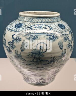 Chinese porcelain: Blue-and-white jar with figures - Ming Dynasty, Zhengtong - Tianshun Reign (1436-1464). Shanghai Museum Stock Photo