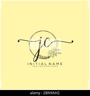MM elegant luxury monogram logo or badge template with scrolls and royal  crown - perfect for luxurious branding projects Stock Vector Image & Art -  Alamy