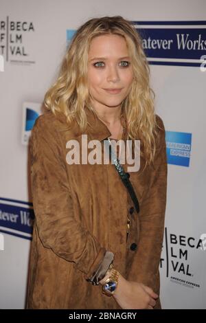 Manhattan, Germany. 22nd Apr, 2009. NEW YORK - APRIL 22: Actress Mary Kate Olsen arrives at the premiere of Woody Allen's new film 'Whatever Works' at the Ziegfeld Theater on April 22, 2009 in New York City. People: Mary Kate Olsen Credit: Storms Media Group/Alamy Live News Stock Photo