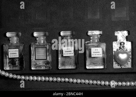 Chanel perfume bottle Black and White Stock Photos & Images - Alamy