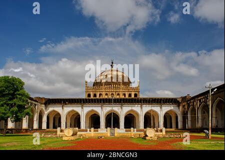 Islamik Architecture Jama Masjid-Bijapur-KARNATAKA-INDIA Built by Ali Adil Shas 1 1557-80 Stock Photo