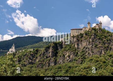 The Liebfrauenkirche and Säben Abbey above Klausen / Chiusa in South Tyrol Stock Photo