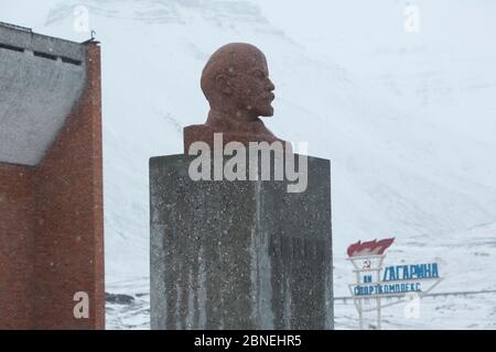 Statue of Lenin in the abandoned Russian settlement of Pyramiden, Spitsbergen, Svalbard, Norway. October 2012. Stock Photo