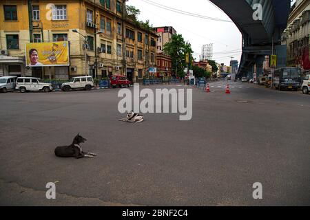 Kolkata, India. 18th Apr, 2020. In wake of coronavirus, India is in lockdown from 24th March, 2020. More than 2,641 deaths and positive cases is now 81,410. West Bengal state government to allow small shops and selective sectors to resume business from 1st week of May 2020. (Photo by Alberto Gandolfo/Pacific Press) Credit: Pacific Press Agency/Alamy Live News Stock Photo