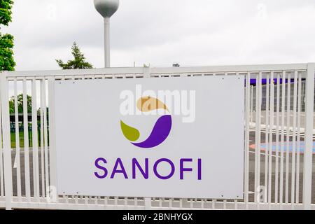 Bordeaux , Aquitaine / France - 05 14 2020 : Sanofi office building logo sign French multinational pharmaceutical brand company Stock Photo