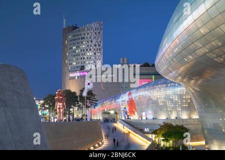 Dongdaemun Design Plaza at dusk, Seoul, South Korea, Asia Stock Photo