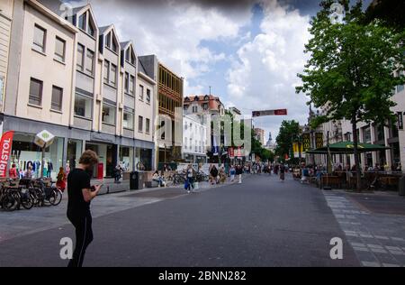 Antwerp, Flanders, Belgium. August 2019. Along the main shopping street, the meir, many people stroll around the city. Stock Photo