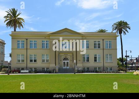 ORANGE, CALIFORNIA - 14 MAY 2020: Smith Hall on the campus of Chapman University. Stock Photo
