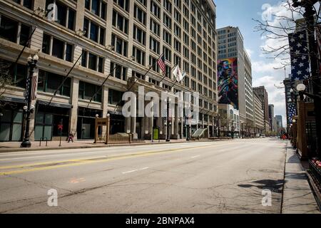 Chicago, USA. 15th May, 2020. A nearly empty State Street in the heart of the theater and shopping district on Friday May 15, 2020 in Chicago, IL. (Photo by Christopher Dilts/Sipa USA) Credit: Sipa USA/Alamy Live News Stock Photo