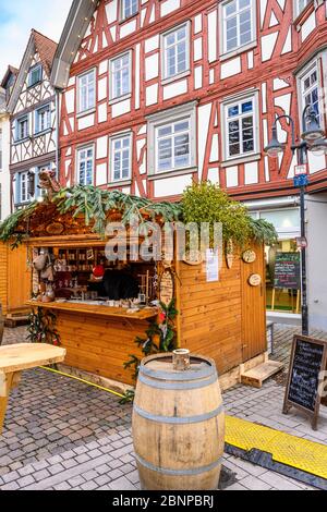 Germany, Hesse, Odenwald, Bergstrasse, Bensheim, Christmas market, mulled wine stand Stock Photo