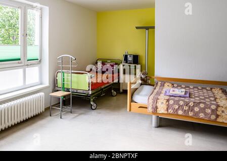 Berlin. 15th May, 2020. Photo taken on May 15, 2020 shows a view of a room at a quarantine station for homeless people in Berlin, capital of Germany. The first COVID-19 quarantine station for homeless people in Germany, which is able to accommodate up to 16 persons, was put into use in Berlin on Wednesday. Credit: Binh Truong/Xinhua/Alamy Live News Stock Photo