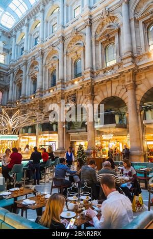 England, London, The City of London, The Royal Exchange, Customers Sitting at the Fortnum & Mason Restaurant and Bar Stock Photo