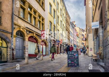 Pedestrian street Montée de la Grande Cote in the Croix-Rousse district in Lyon in autumn. UNESCO World Heritage Site since 1998. Former stronghold of industrial silk weaving. Stock Photo