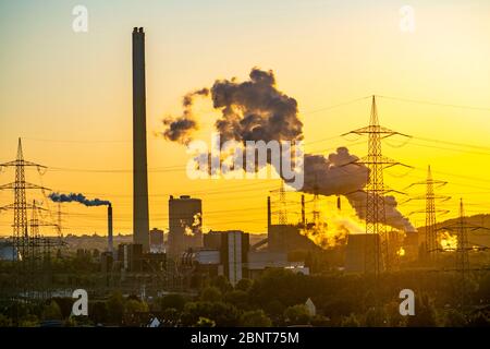 View over northern Essen, towards Bottrop, RWE Power AG Karnap waste-to-energy plant, Prosper coking plant, ArcelorMittal, in Bottrop, NRW, Germany Stock Photo