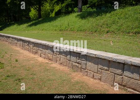 Granite block retaining wall Stock Photo - Alamy