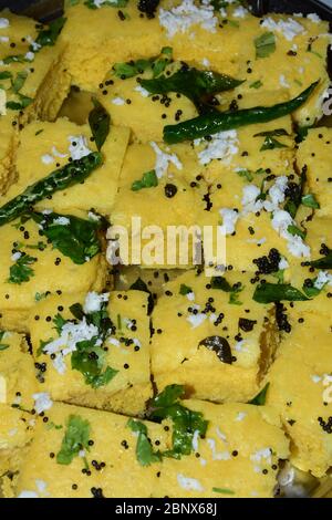 KHAMAN RECIPE - INSTANT FLUFFY DHOKLA WITH CHICKPEA FLOUR - GUJARATI  SPECIALITY - Sanjana.Feasts - YouTube