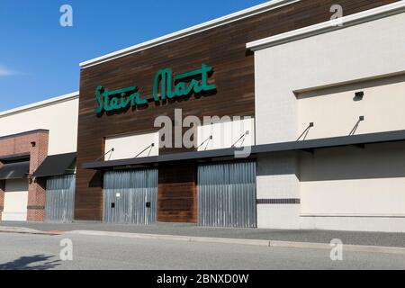SteinMart store or superstore in Virginia Gateway Shopping Center,  Gainesville, Virginia, USA Stock Photo - Alamy