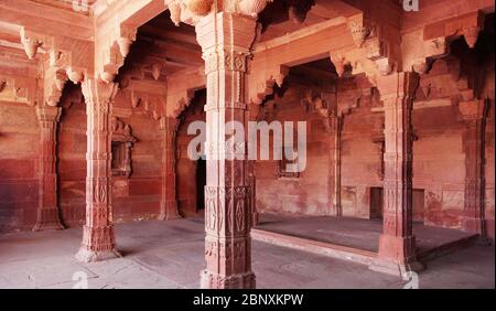 Indian art: impressive interior of Fatehpur Sikri palace near Agra Stock Photo