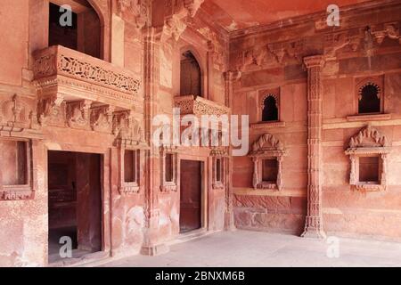 Indian art: impressive interior of Fatehpur Sikri palace near Agra Stock Photo