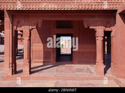 Indian art: impressive interior of Fatehpur Sikri palace near Agra Stock Photo