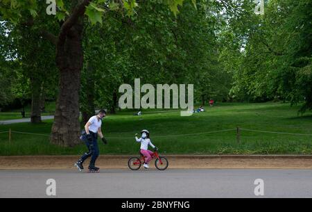 London, UK. 16th May, 2020. People exercise in a park in London May 16, 2020, the first weekend after British Prime Minister Boris Johnson unveiled a lockdown exit roadmap on May 10. Credit: Han Yan/Xinhua/Alamy Live News Stock Photo