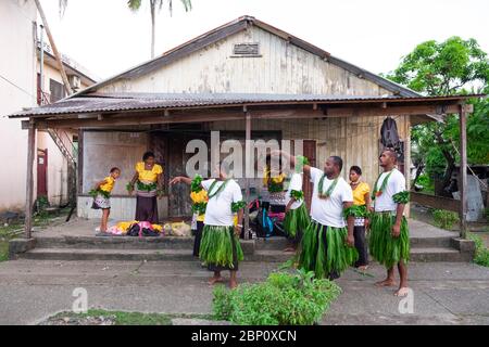 Men and women dressed  up for a  traditional ceremony in Sigatoka (Singatoka), Fiji. Stock Photo