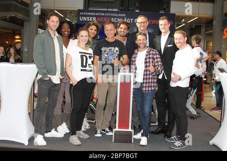 Didi Linnekogel, Dayan Kodua, Ina Menzer, Kristin Kossi, Christoph Holstein, Manuel Hasni, Patrick Bach, Joerg Harengerd, Marcell Jansen, Stefan Beiter, Active City Challenge, Europapassage Hamburg, 28.09.2019 Stock Photo