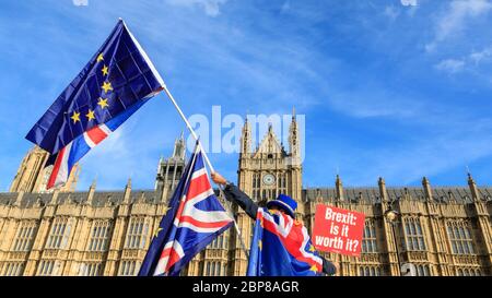 Anti-Brexit protester and activist Steven Bray with EU flag at SODEM 'stop Brexit' daily protest outside Parliament in Westminster, London, UK Stock Photo