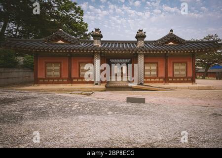 Seoul, South Korea - 17 May 2020: Changgyeonggung is one of the 5 Palaces of Seoul, connected to the east of Changdeokgung. Stock Photo