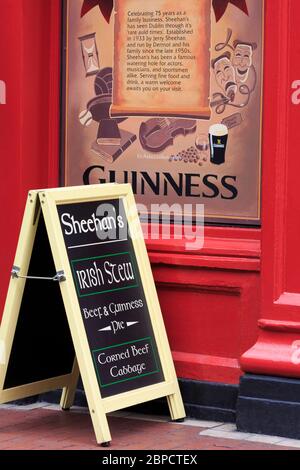 Sheehan's Pub, Chatham Street, Dublin City, County Dublin, Ireland Stock Photo