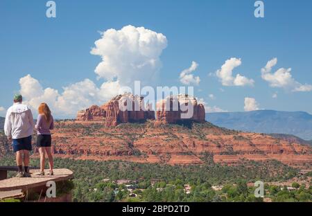 Couple viewing landscape near Sedona, Arizona, USA Stock Photo