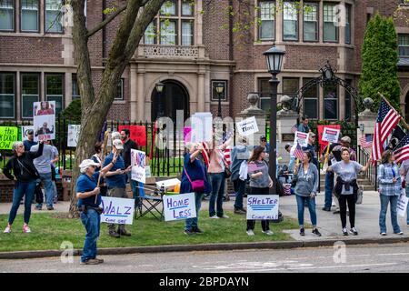 St. Paul, Minnesota.  Protest at Governor Tim Walz's mansion to reopen Minnesota. Stock Photo